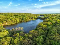 Farmhouse on 160 Acres. Stocked Ponds, Firepits. Just 30 minutes from Tulsa! - 4 étoiles