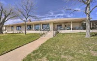 Relax lakeside at Lake Nasworthy - 4-Star