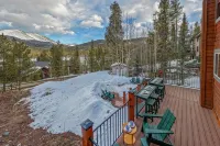 Mtn & Lake Views, Hot Tub, Dog Friendly, Chef's Kitchen, 5 Min to Main St Breck