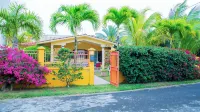 Villa located 2 minutes from the beach, close to shops, most beautiful corner of Mauritius - 3-Star