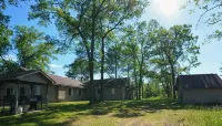 Vacation Lodge for Big Groups: 8Br/8BTH, Sleeps 36, Pool Table, Vball, Fire Pit - Wi-Fi