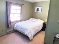 Cozy & Clean Loft Near Lake Michigan – Ideal for Work & Play! Hotel di Escanaba