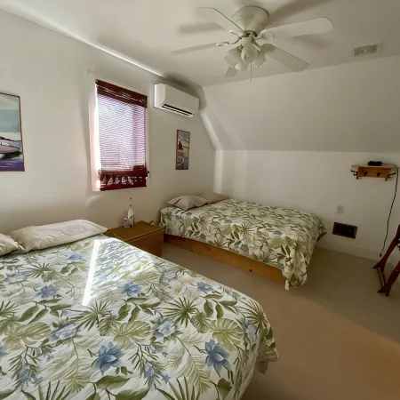Unique Family Rental on Lake Champlain, NYLife is Good" Отели в г. Шамплейн
