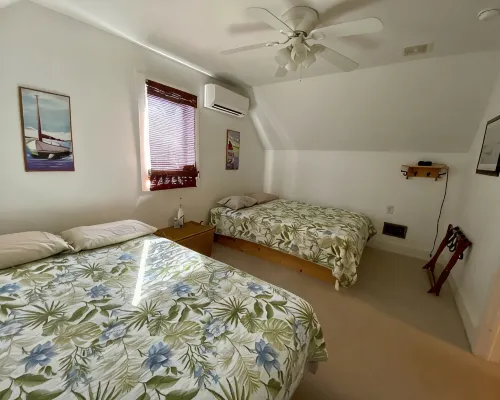 Unique Family Rental on Lake Champlain, NYLife is Good" 尚普蘭住宿飯店