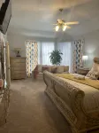 Unwind and Relax 4 Bedroom Stay - Homestays