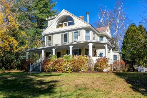 Gorgeous Mountain View in Manchester, Shopping, Dining, Spa. 5 min walk to town. - gimnasio