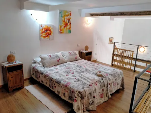 FeWo Luino Loft: Historic Charm, 100m to Lake & Swiss Gateway.