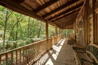 Modern Cabin With Pool Near Nashville!