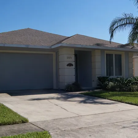 Shreks Hideout!  4 BR/3 BA Pool & Pets in Sunset Lakes!