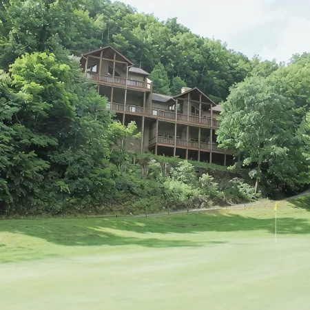 Resort Condo with Poker Table, 6 Beds and 1 Dog Permitted!