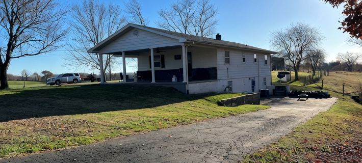 Beautiful home with large yard and lots of room! Hotels in Wayne County