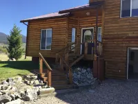 Polaris Paradise Elkhorn, Entire Townhouse in scenic Polaris, MT - 3-Star