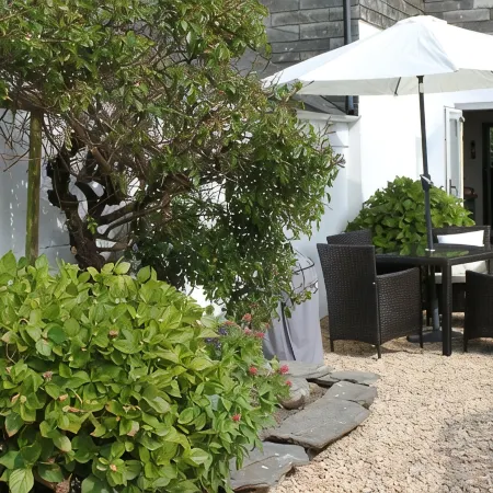 A Delightful 19th Century Beamed Cottage In Trevone Bay, 3 Mins From The Beach