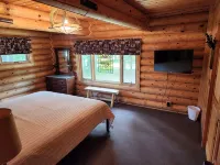 cozy lake house, full log cabin on beautiful shell lake, w/ wonderful loft. - Alppimaja