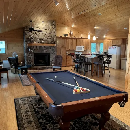 Beautiful Lakefront Property with Guesthouse