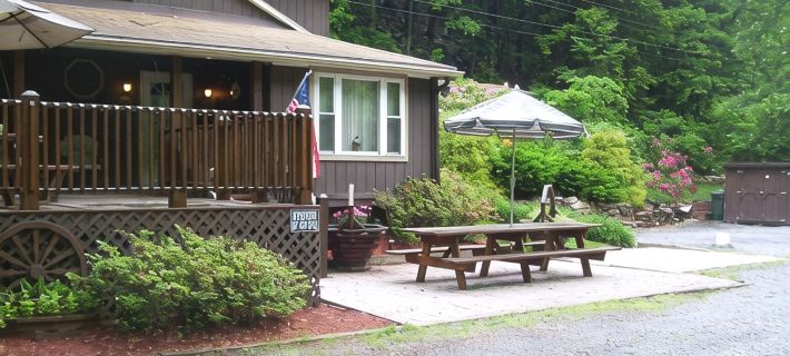 Charming, quiet, riverfront, scenic, private Hotels in Bedford County