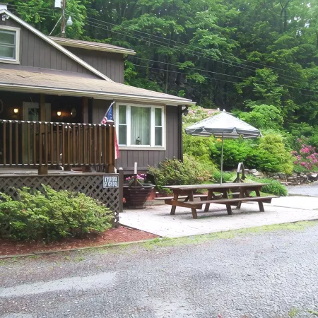 Charming, quiet, riverfront, scenic, private