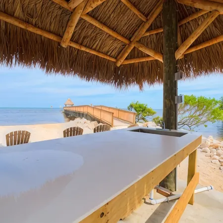 SPECTACULAR  OCEAN VIEWS FROM THIS MODERN BEACH CONDO Hotels in Tavernier
