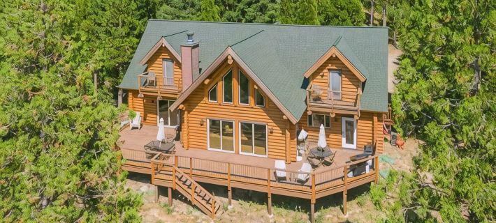 Luxurious & spacious log cabin rental. Family friendly. Lots of amenities. Hotels in Plumas County