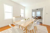 Spacious 3BDR near Harvard/5-Min Walk to Train - Davis Sq / Free Parking!