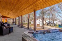 Luxury Lakehouse Private Group Getaway For The Whole Family