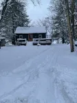 Cozy 4 Season Cottage stunning sunsets on Sparrow LakePet friendly)New Hot Tub