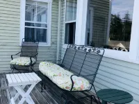 Sea SparkleSunny Coastal Cottage with Artist Studio and Panoramic Ocean Views Hotels in Saint George