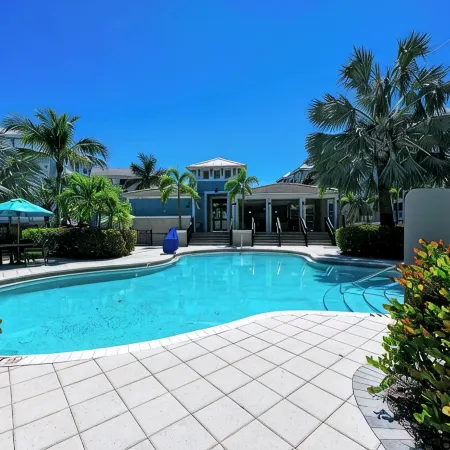 3/3 384-303 SOUND LUXURY CONDO