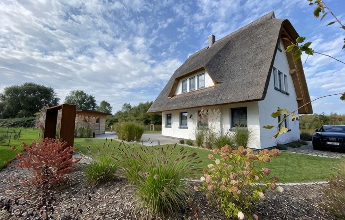 Holiday Home - Enjoy Rügen`s coast in the new maritime country house!