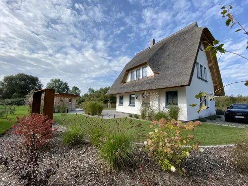 Holiday Home - Enjoy Rügen`s coast in the new maritime country house!