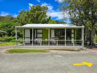 Whatuwhiwhi Top 10 Holiday Park - parking