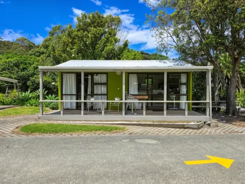 Whatuwhiwhi Top 10 Holiday Park - parking