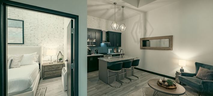 Modern Suite ~ Above Starbucks ~ Fast Wi-fi Hotels in Logan