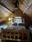 Private creek cabin with hot tub nestled in the foothills of Cheat mountain