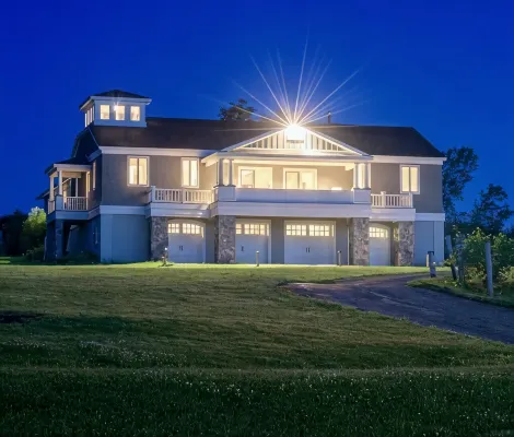 Large Lakefront Vineyard Home with Hot Tub - Boutique