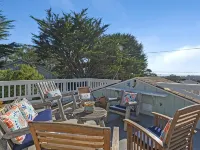 Coastal Charm: Ocean Views, Hot Tub, Fire Pit Near Tide Pools, Surfing, & SFO Hotels in Moss Beach