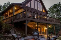 Cabin on Lake Keowee just minutes from Clemson, lake front property with firepit - Alppimaja