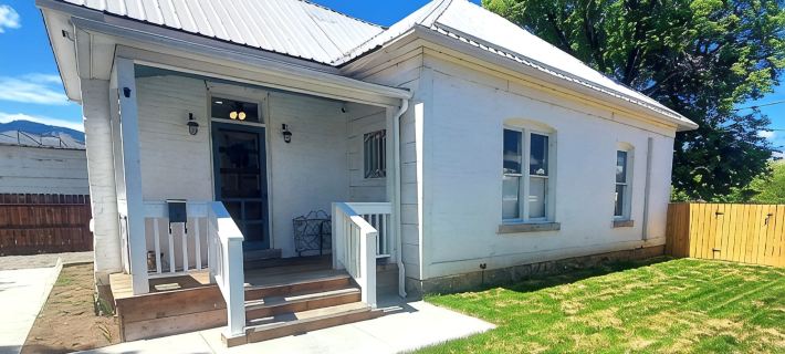 504 Historic Brickhouse off Main St. - 2 Blocks from Salmon River Hotels in Lemhi County