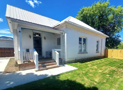 504 Historic Brickhouse off Main St. - 2 Blocks from Salmon River
