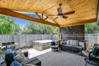 Front door parking, private covered patio with fenced in backyard - Bungalows