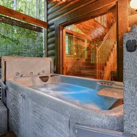 Cozy Couples Cabin! Hidden in the Woods of Hocking Hills!