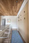 Luxury Lakefront Container Home - Sauna, Fishing, Kayaks & Mountain Views - 3성급