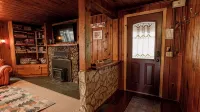 Lake, Hot Tub, Baby & Toddler Friendly, Walk to Town - Wifi
