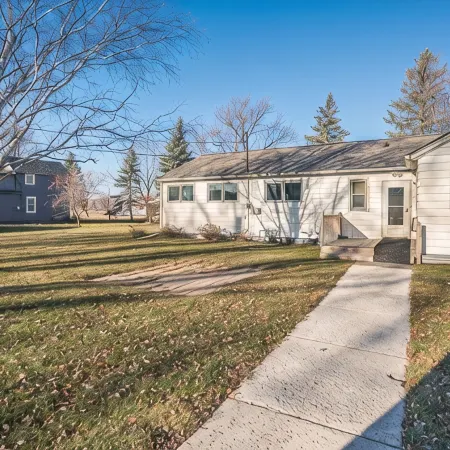 Family, Group Friendly, Large Yard, Only 6 Miles to Duluth, MN! EV Charger Отели в г. Сьюпириор