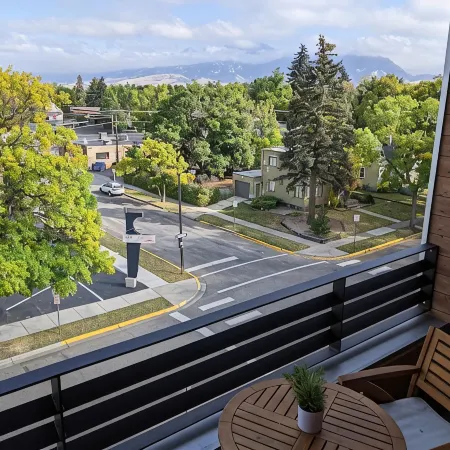 Bozeman Summer Getaway: Climate-Controlled Garage + Mountain Views!