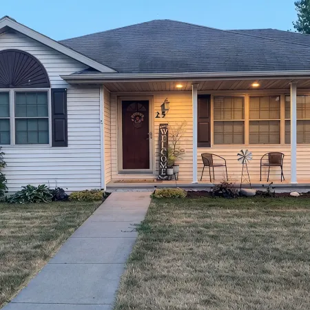 Hot tub - 4 Bedroom - 3.5 Bathrooms - Perfect Location