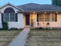 Hot tub - 4 Bedroom - 3.5 Bathrooms - Perfect Location - Wi-Fi