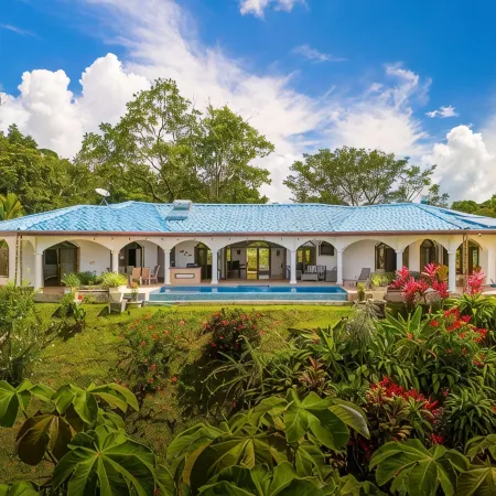 Beautiful Ocean Views, 15 minutes to the beach, Luxury Spanish Villa.