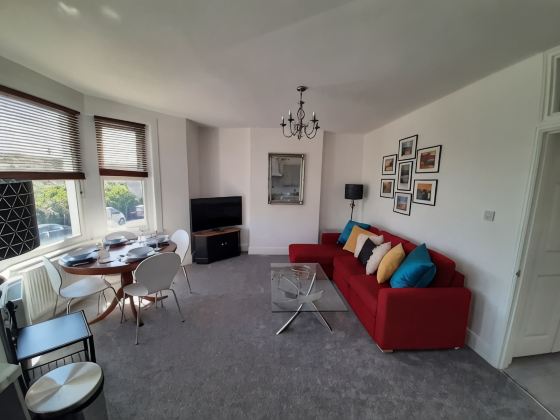 Beautiful 2BR Home close to Beachfront