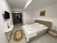 Maritimo Luxury ApartHotel